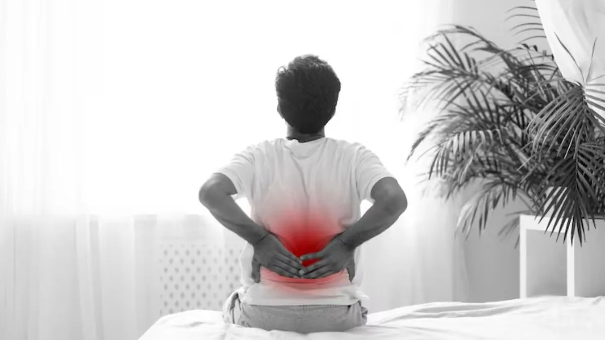 Your back hurts? Acharya Balkrishna says: heat it, salt it, fix it!