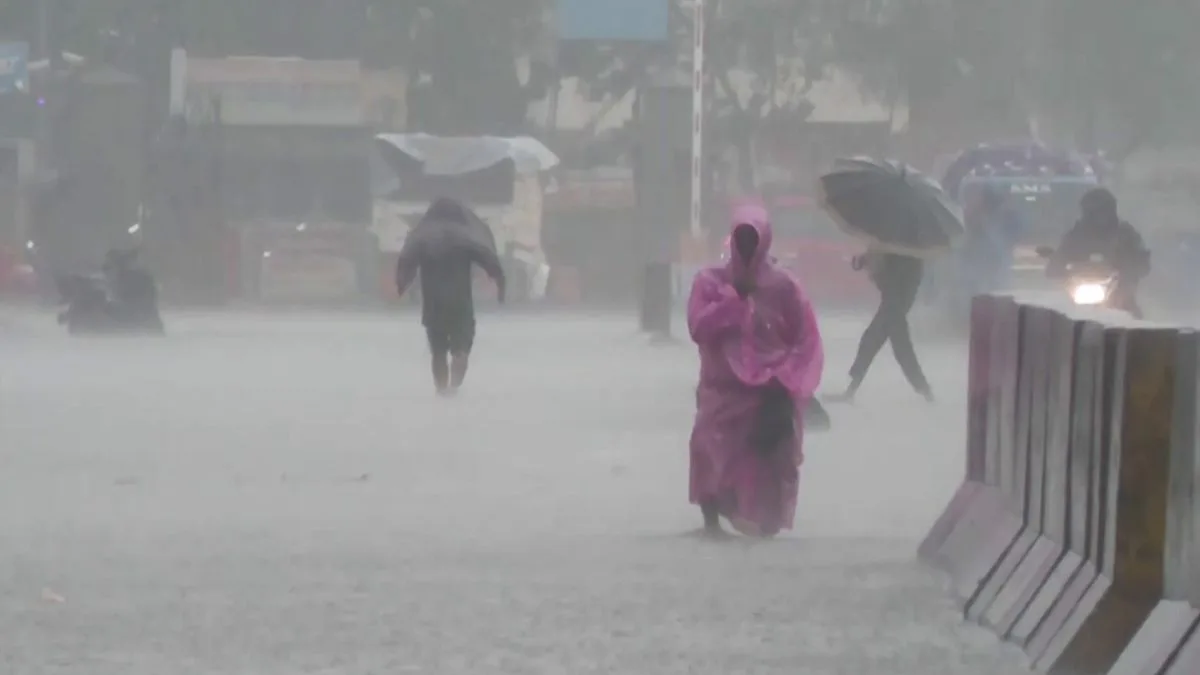 Chennai reels under heavy rain as Ditwah sits close to coast; IMD warns of more intense showers