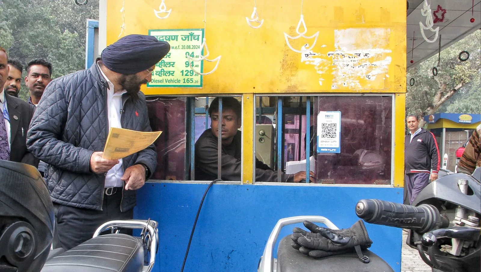 ‘No PUC, No Fuel’ drive: 3,700 vehicles challaned on the first day as Delhi govt steps up pollution crackdown