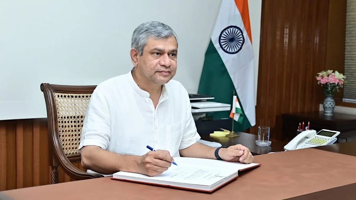 Darjeeling MP, Siliguri MLA meet railways minister, discuss regional connectivity