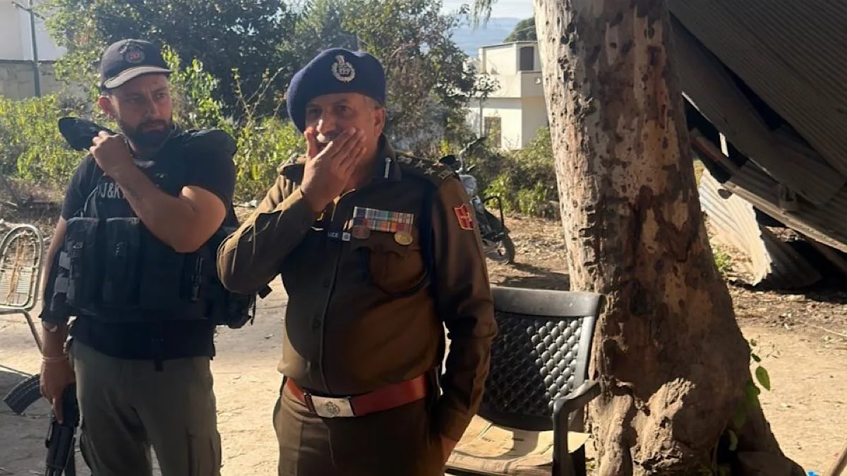 Security forces launch combing operation to track Pakistani terrorists, DIG reviews security situation