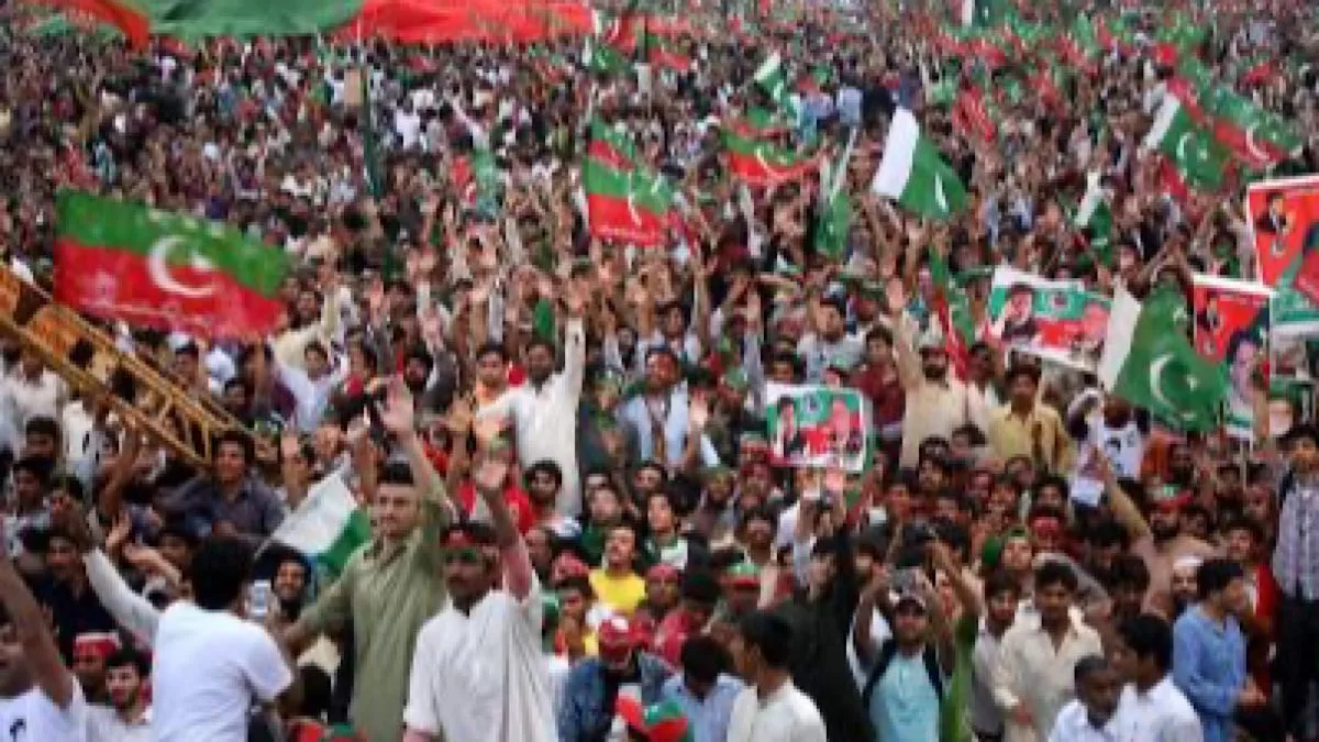 Rights body slams Pakistan govt for use of force against Imran Khan supporters