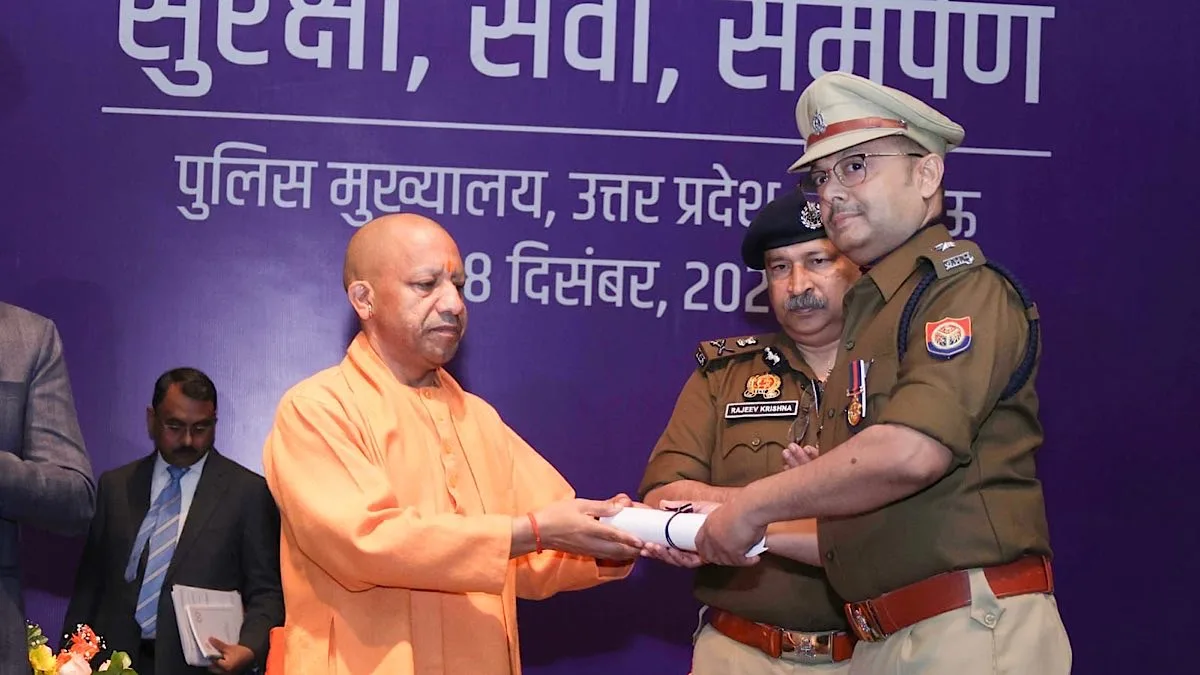 UP CM Yogi asks police to maintain strict vigilance on social media to curb cybercrime