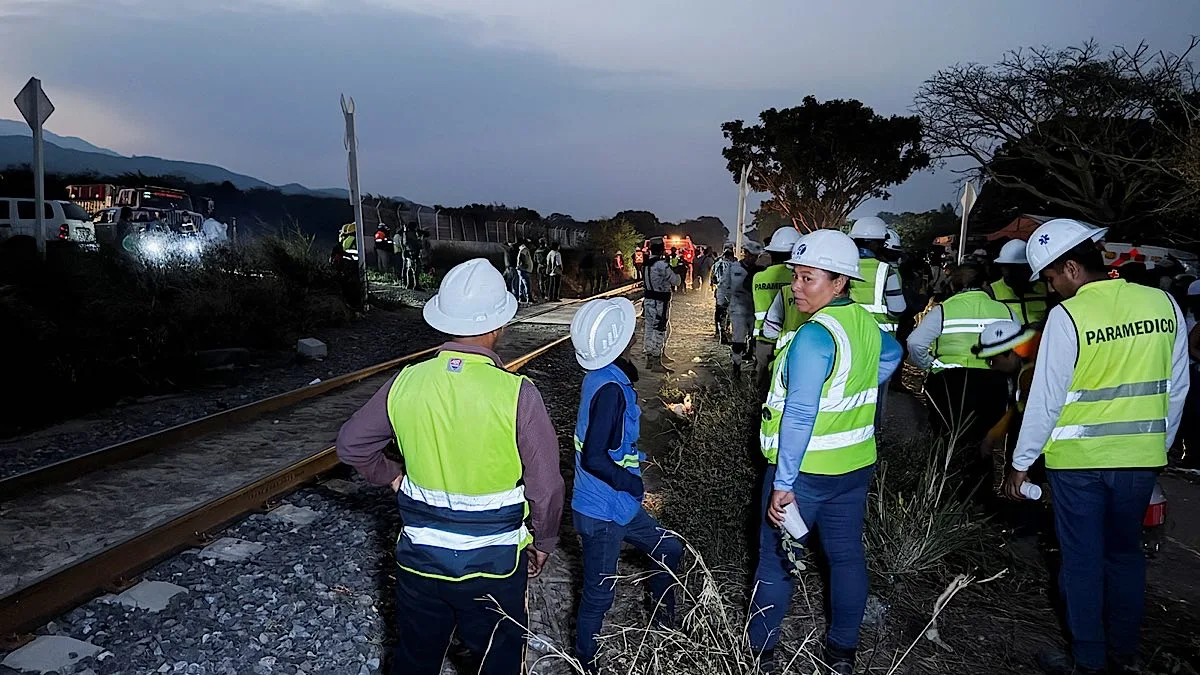 Mexico: 13 killed, 98 injured as passenger train derails on Isthmus of Tehuantepec Railway