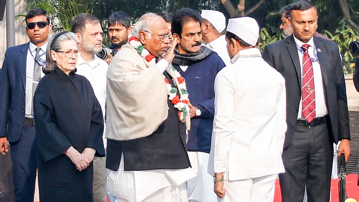 ‘RSS-BJP leaders disregard national flag, Constitution, Vande Mataram,’ alleges Kharge