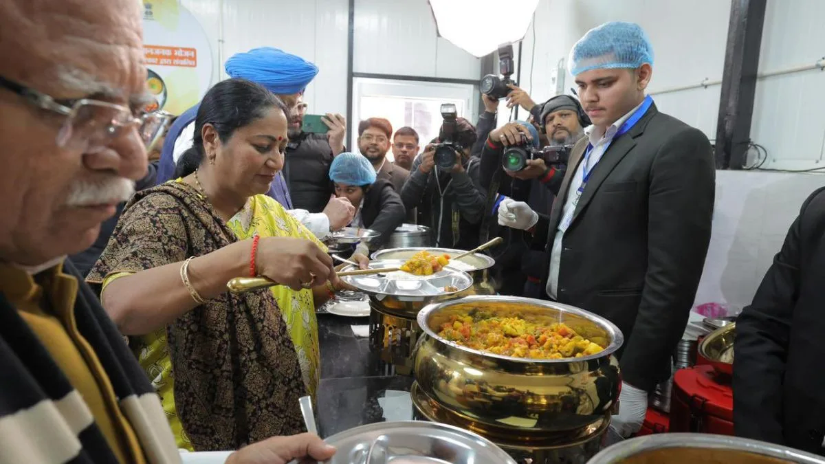 Delhi govt launches Atal Canteens: Rs 5 meals rolled out at 45 centres on Vajpayee’s birth anniversary
