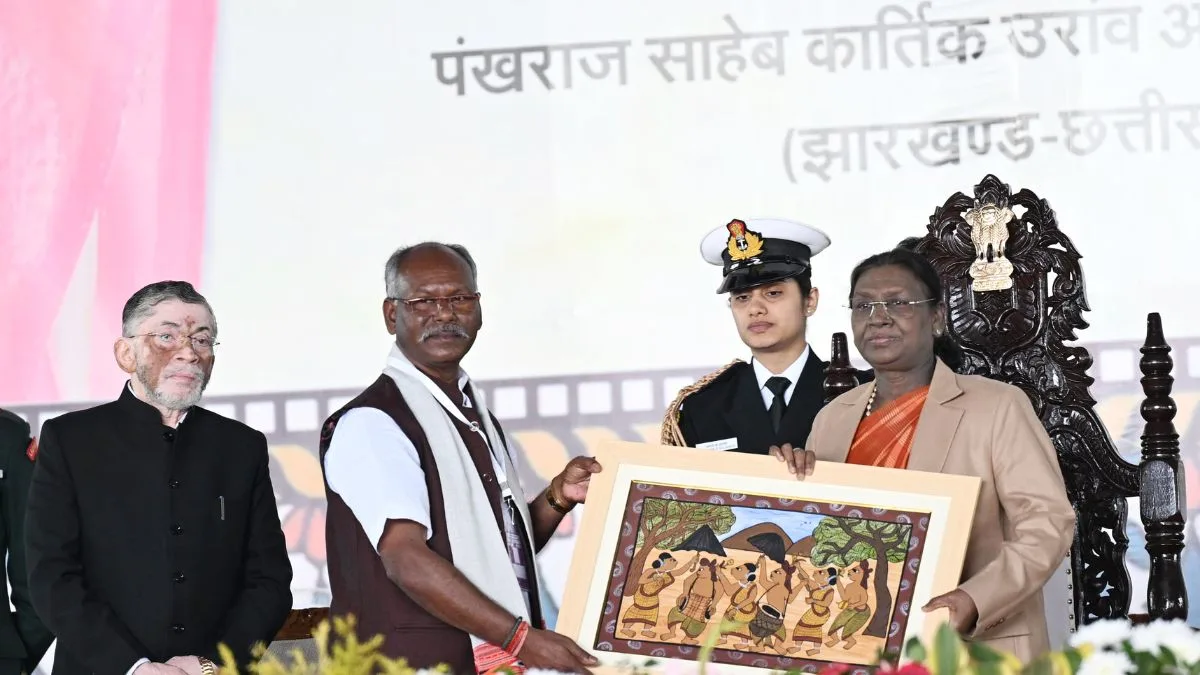 Contributions of tribal heroes should be known to the youth: President Murmu