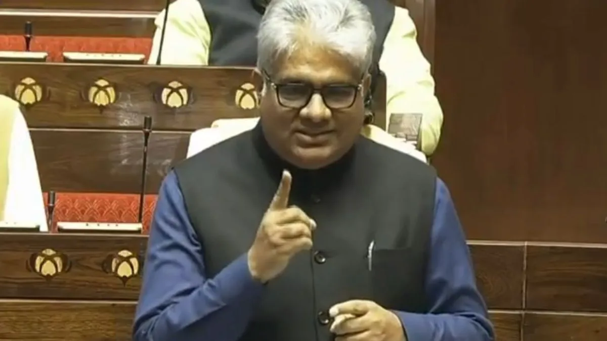 Identify road corridors for signal-free movement during peak traffic hours in Delhi: Yadav