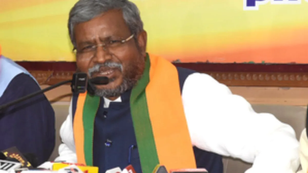Marandi questions delay in PESA implementation amid sand mining allegations