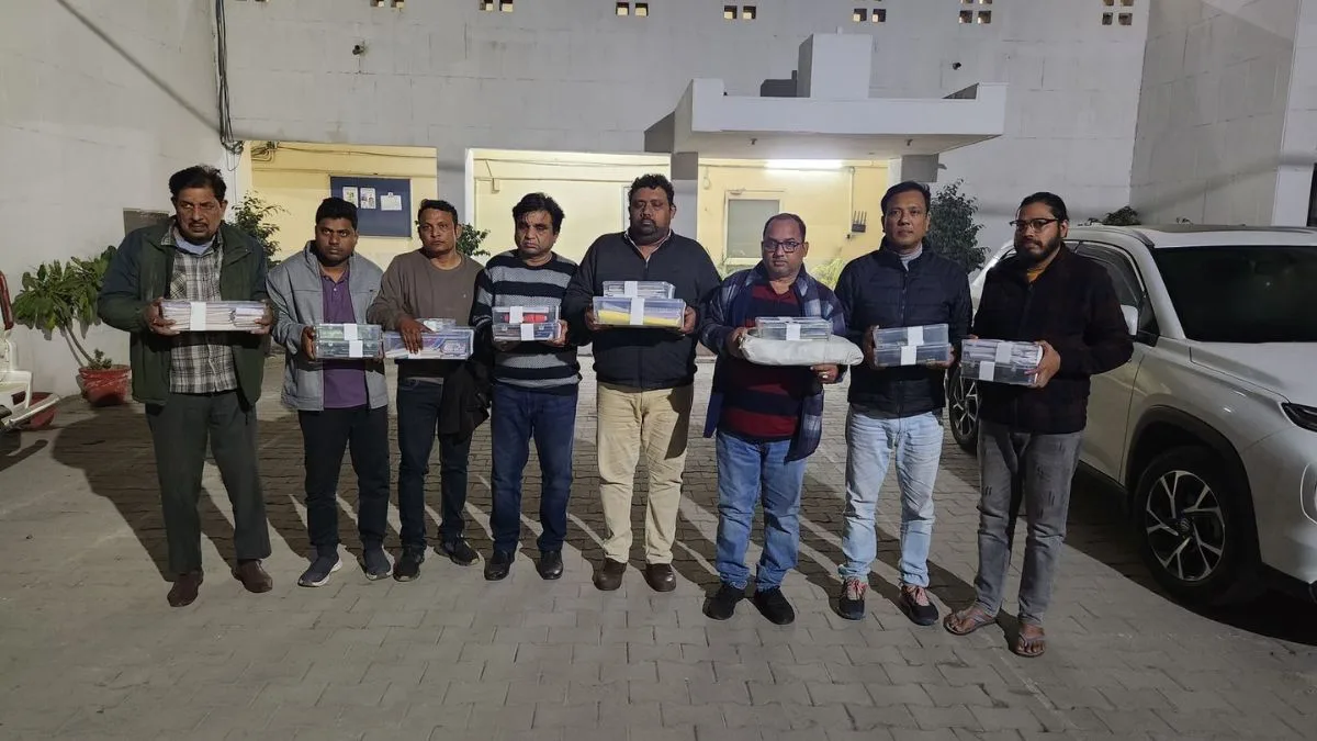 UP STF busts Rs 100-crore interstate loan fraud gang