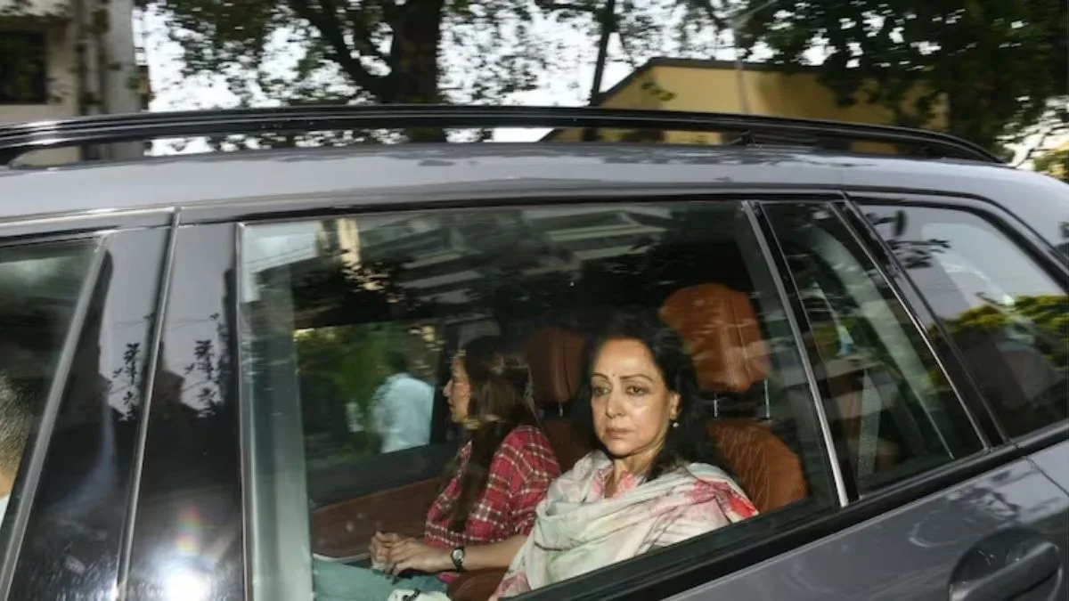 Hema Malini reacts to paparazzi harassment and Sunny Deol’s fiery response during Dharmendra’s final days