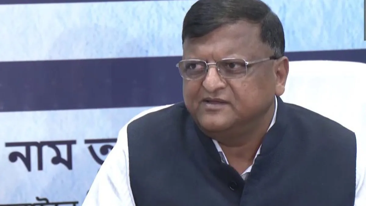 CEO reviews poll readiness in Malda, warns of repoll in complaint-prone booths