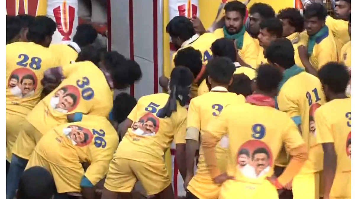 Jallikattu begins at Avaniyapuram as authorities ensure tight security and medical preparedness