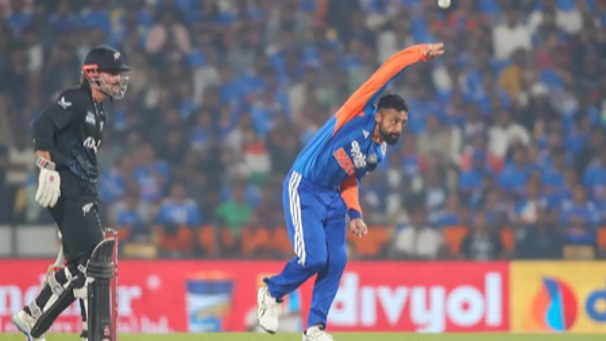 Varun Chakaravarthy is a magician, make no mistake: Gavaskar