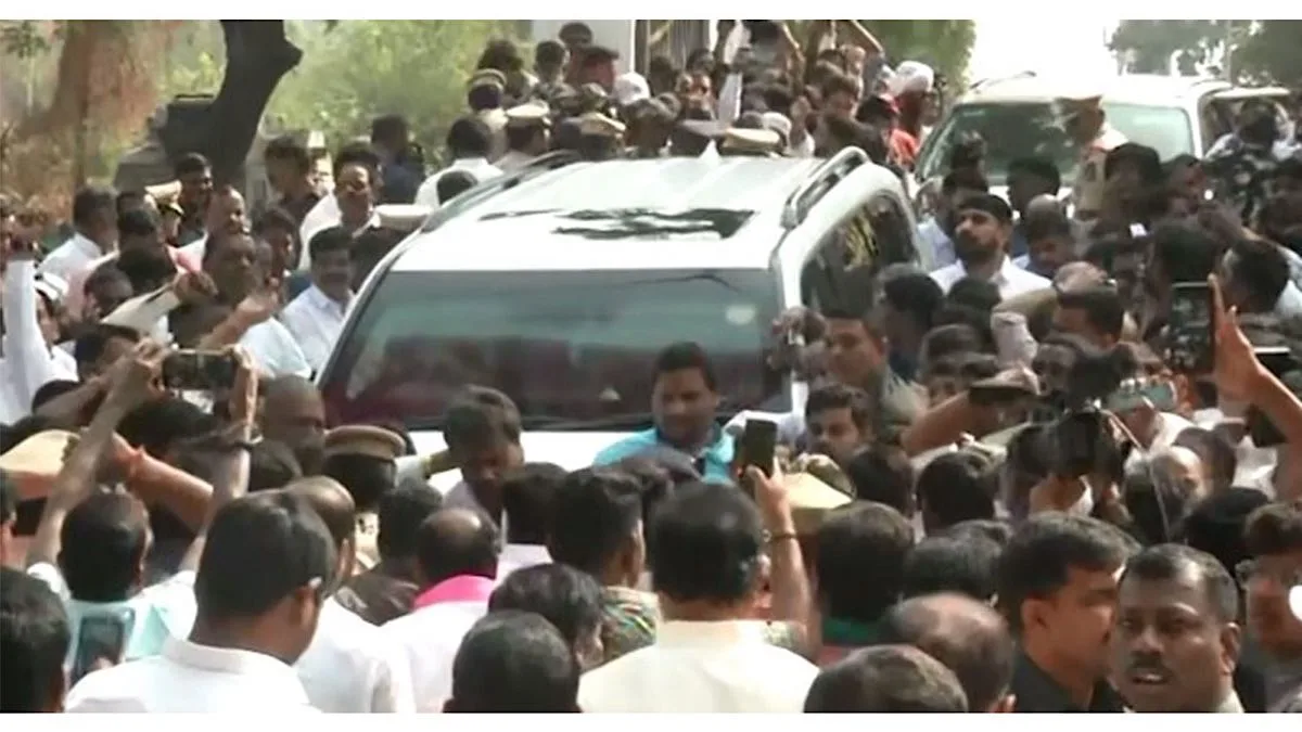 BRS workers protest against CM as KTR appears before SIT in phone-tapping case in Telangana