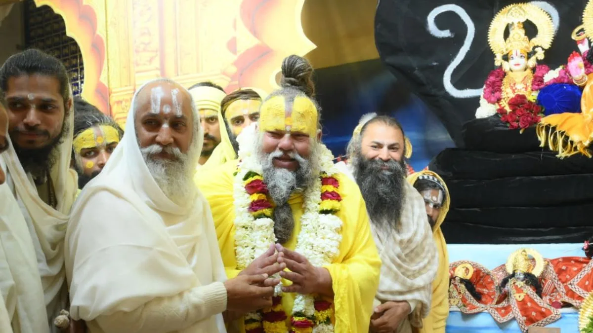 Saint Premanand reaches Sudama Kuti Ashram in Vrindavan, participates in centenary celebrations