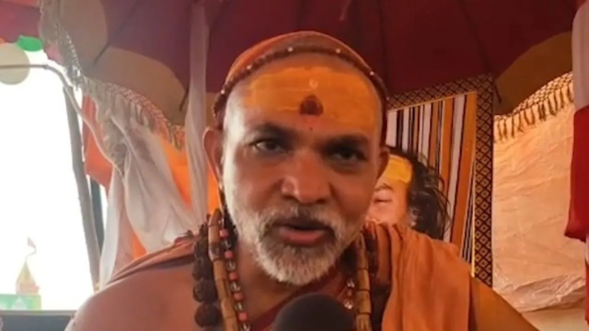 Shankaracharya ends his protest on the 11th day: leaves for Kashi