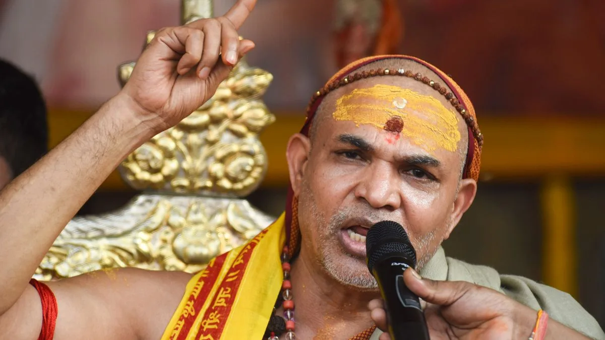 Computer Baba joins Swami Avimukteshwaranand protest in Magh Mela