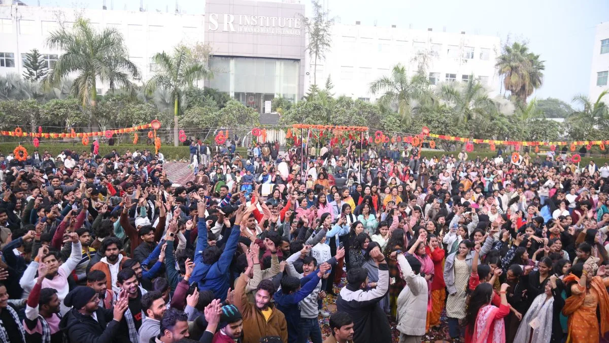 Over 5,000 devotees welcome New Year with grand bhajan-kirtan at SR Group of Institutions