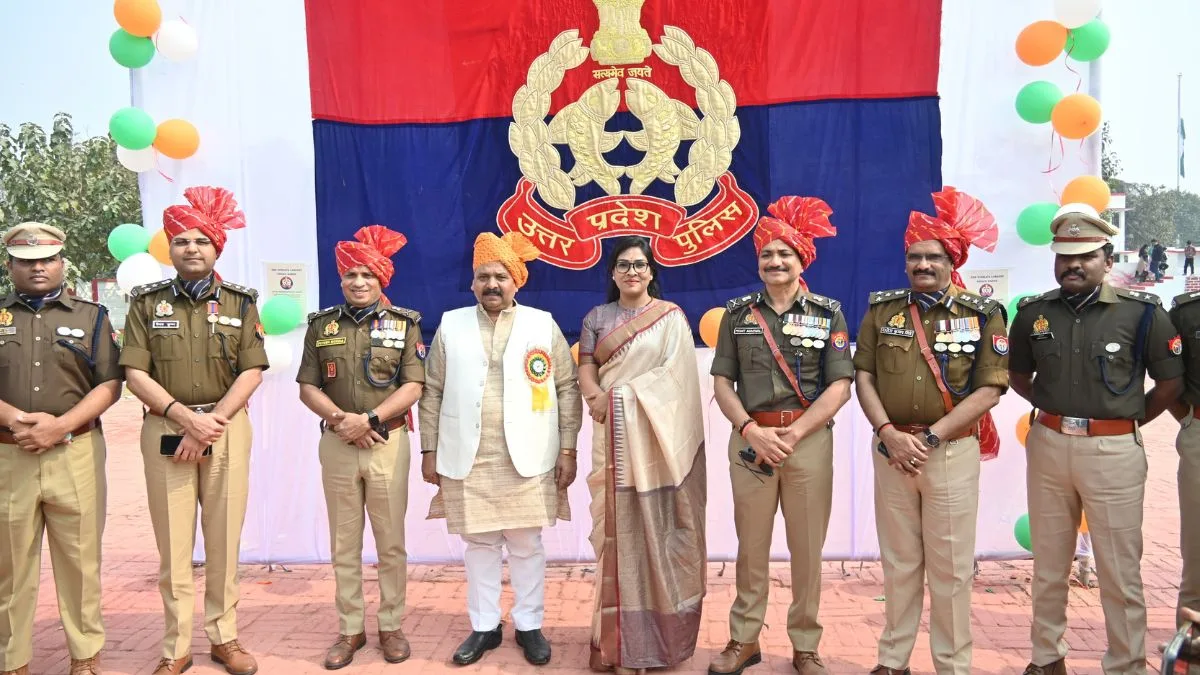 Varanasi artist creates world’s largest police emblem, aims for Guinness record