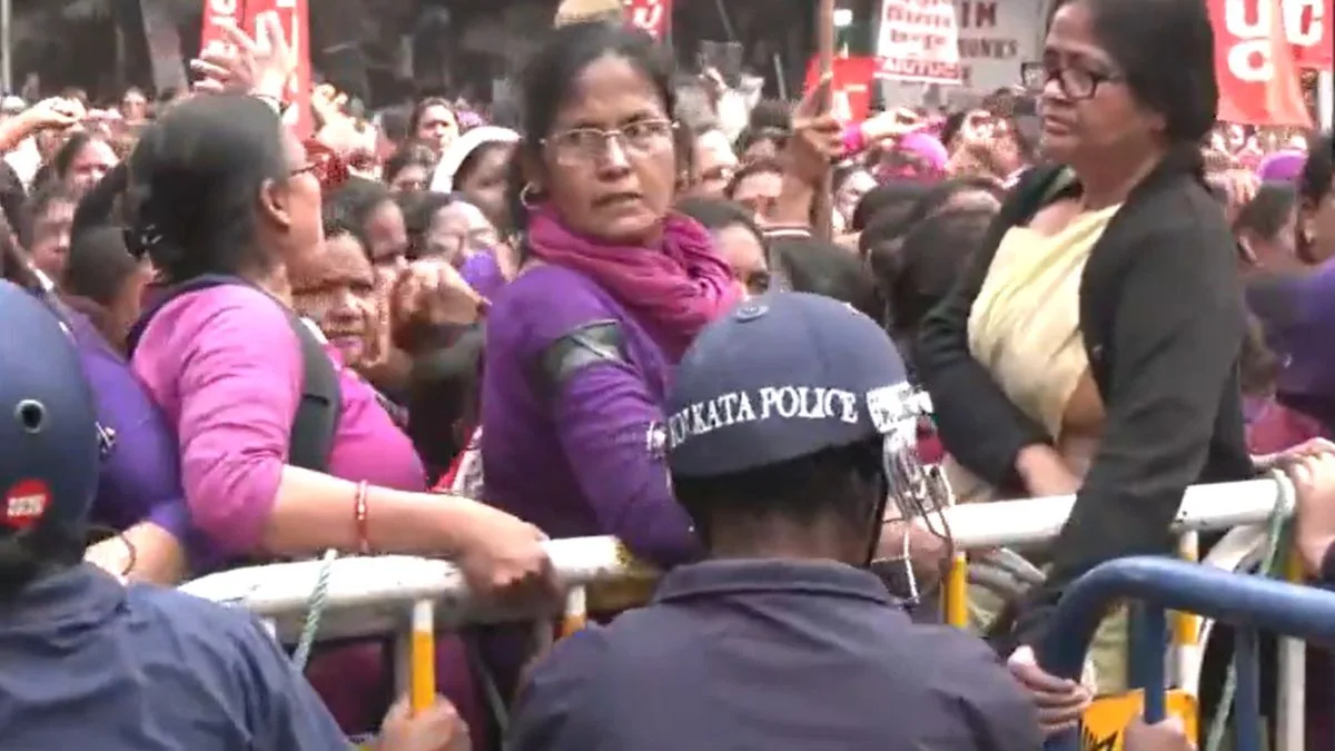 ASHA workers’ protest chokes city, traffic thrown out of gear