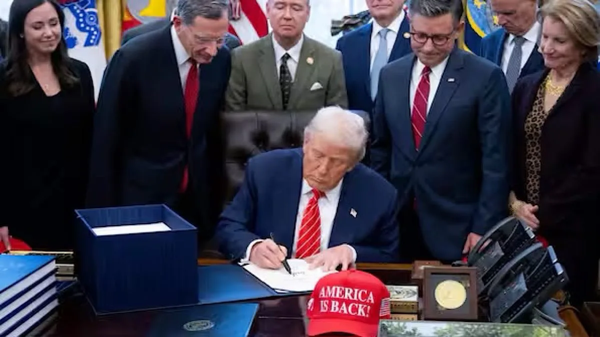 US President Trump signs bill ending partial Fed shutdown