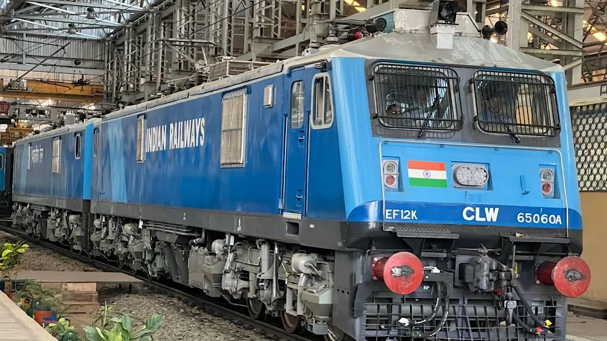 CLW rolls out the 700th locomotive