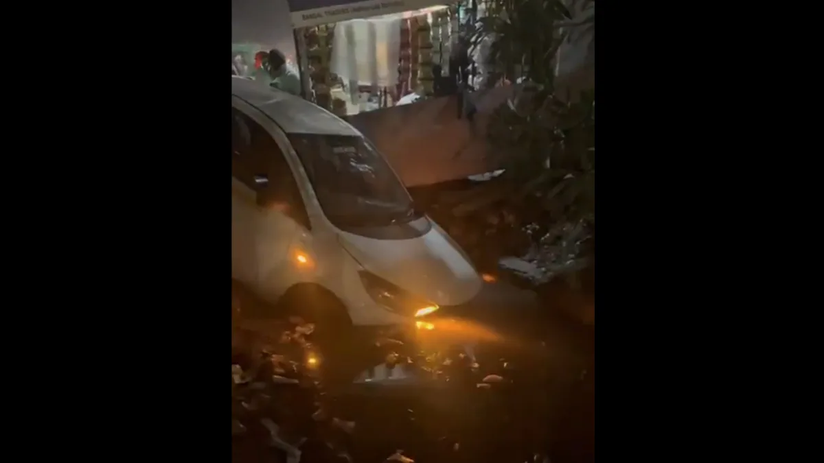 Noida: Parked car falls into uncovered drain, highlights infra issues in Delhi-NCR