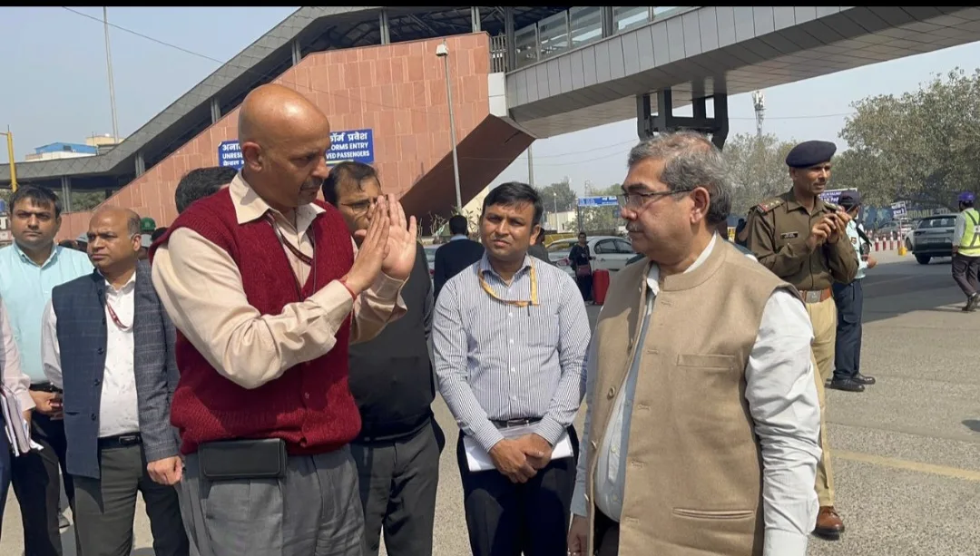 General Manager, Northern Railway inspects New Delhi Railway Station