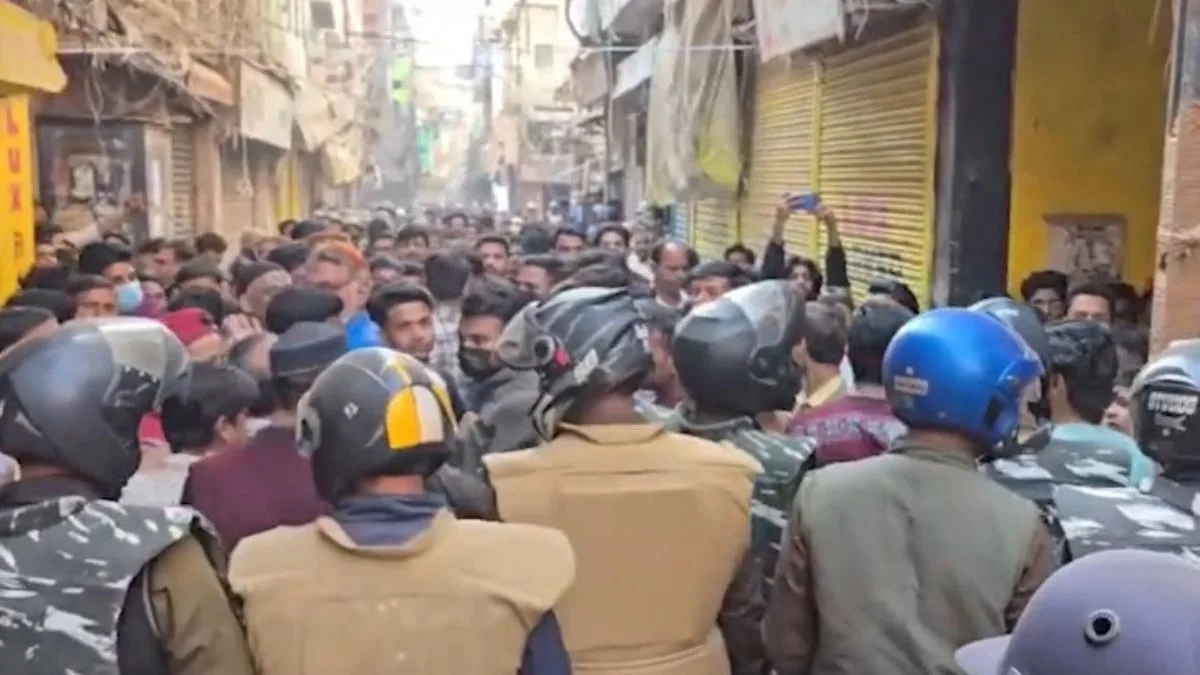 Varanasi demolition work : FIR against 2 named individuals, others in Dal Mandi fire incident