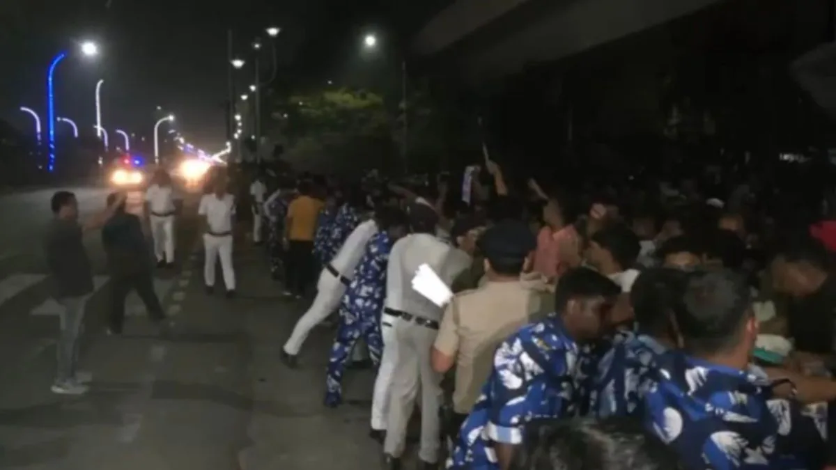 CEC Gyanesh Kumar shown black flag as he arrives in Kolkata to review preparations for West Bengal Assembly polls