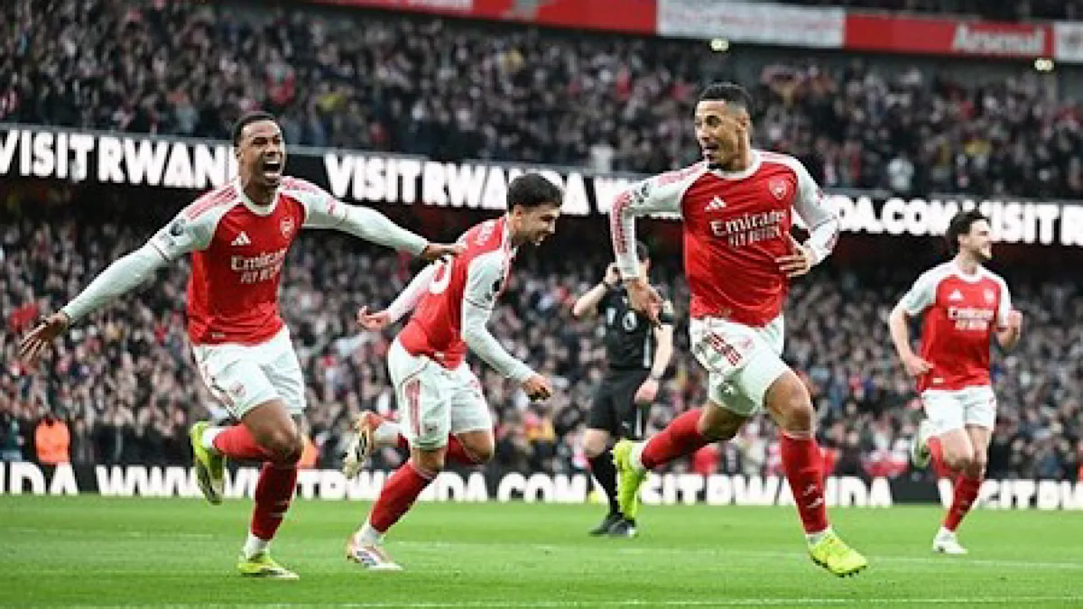 Arsenal beat Chelsea to stay 5 points clear in Premier League