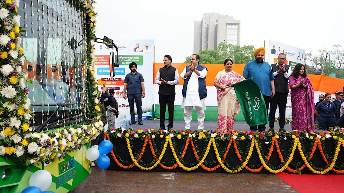 Delhi accelerates green mobility push with launch of 300 new electric buses
