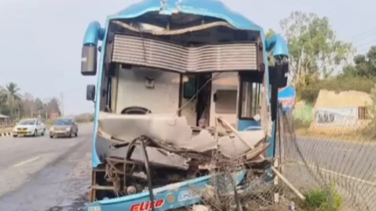 Four killed as Calicut-Bengaluru bus crashes on expressway in K’taka’s Ramanagara
