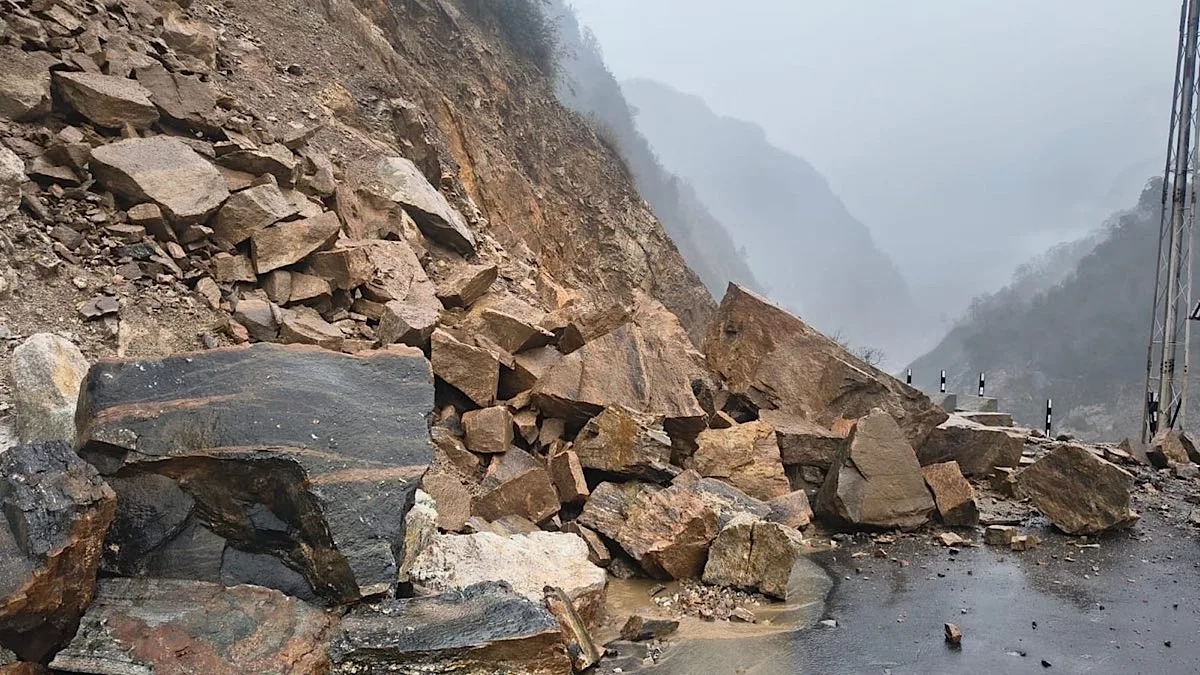 Sikkim: Around 1,500 tourists stranded in Lachen, evacuation process underway