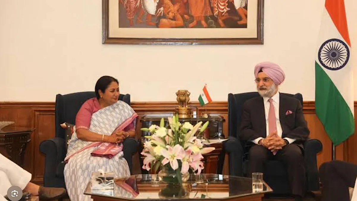 Delhi L-G, CM discuss development, public welfare issues of national capital