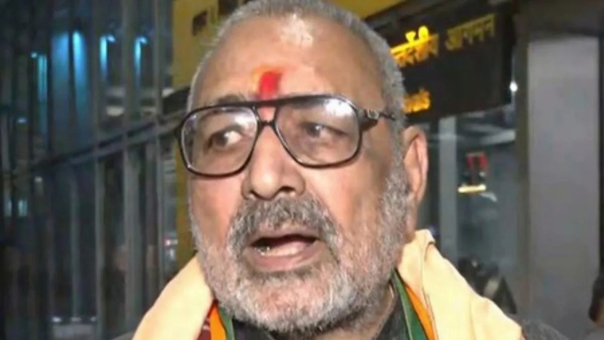 India need to move towards higher scale to achieve USD 350 Billion textile economy: Giriraj Singh