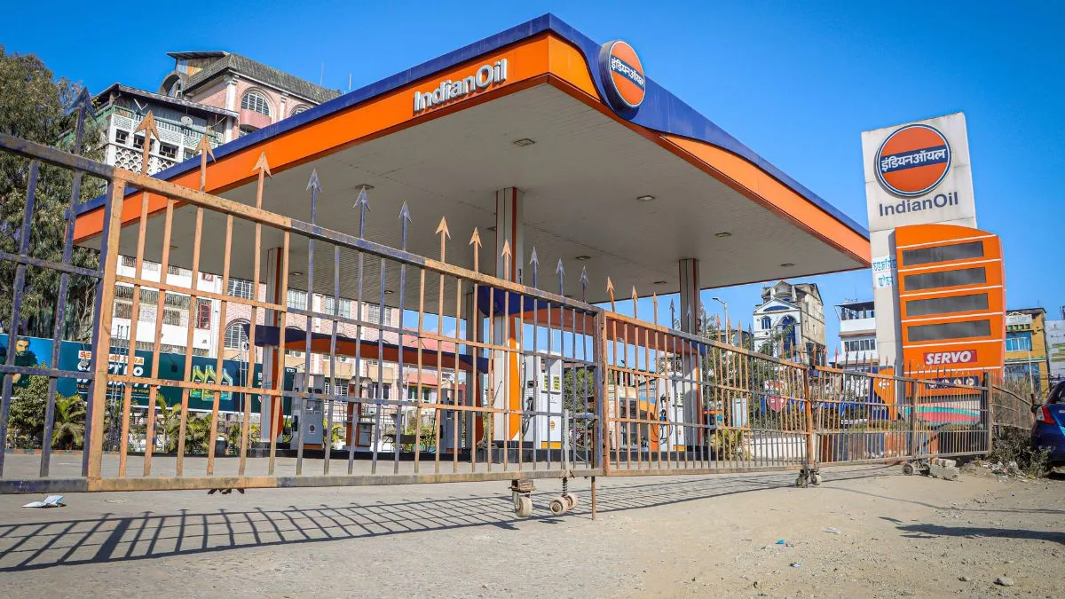 Rising crude prices may pressure earnings of state-run oil narketing companies: Report