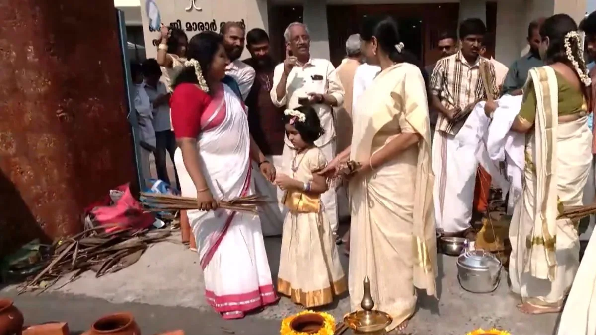 Lakhs of women offer pongala to Attukal Amma as Thiruvananthapuram turns into sea of devotees