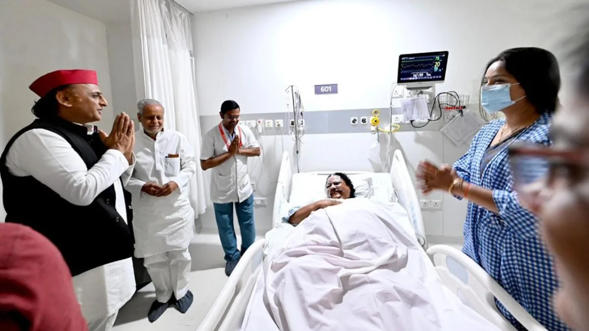 Akhilesh Yadav visits BJP MLA Anupama Jaiswal at hospital after she suffers burn injuries while setting fire to his effigy