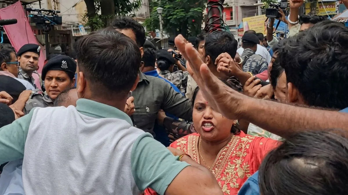 Bhabanipur polls heat up: Slogans, standoff and lathi-charge; Police break human chain and detain several