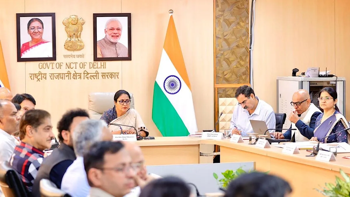 Delhi CM reviews heatwave preparedness, directs cool rooms in hospitals & drinking water at public places