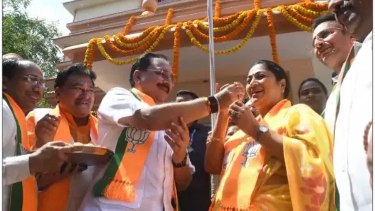 Rekha Gupta, BJPleaders celebrate party’s 47th Foundation Day in Delhi