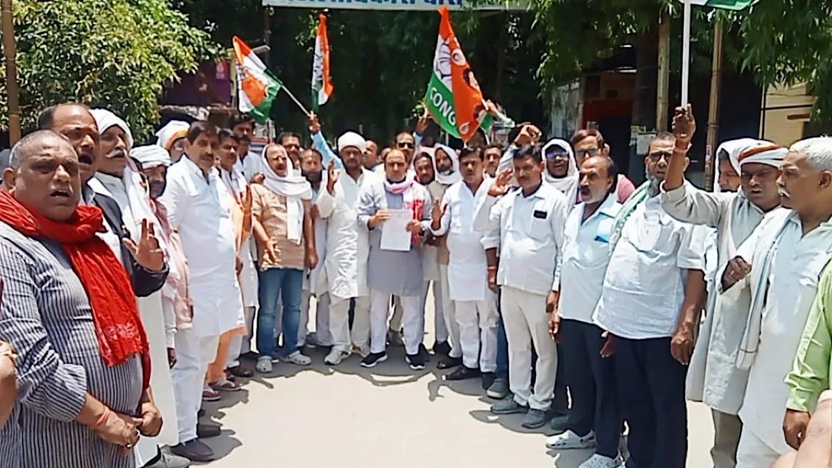 Congress workers protest against rising petroleum prices in Varanasi