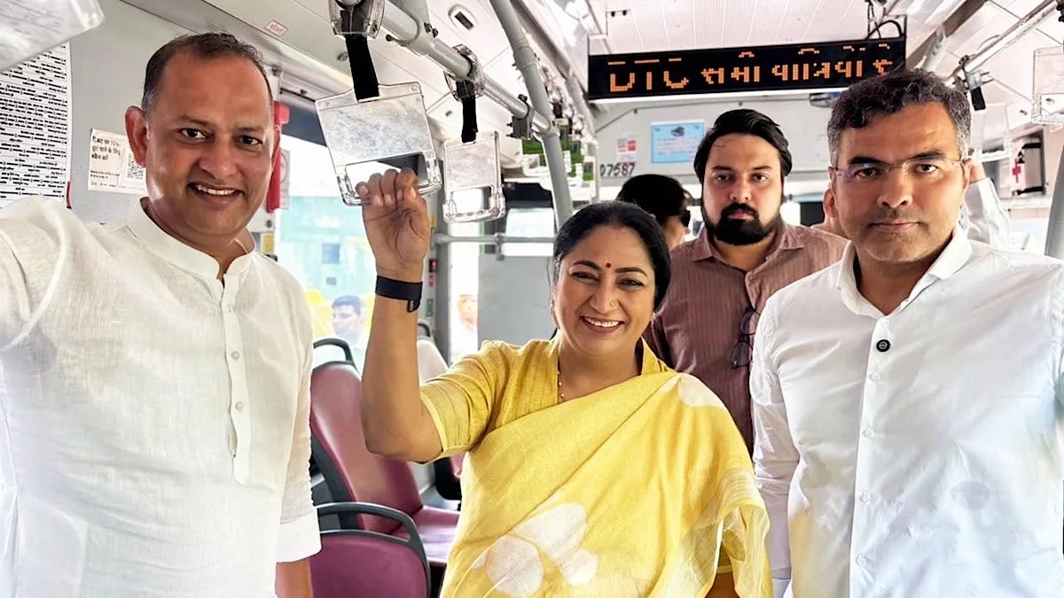 ‘Metro Monday’: Delhi CM, cabinet ministers travel to secretariat by Metro