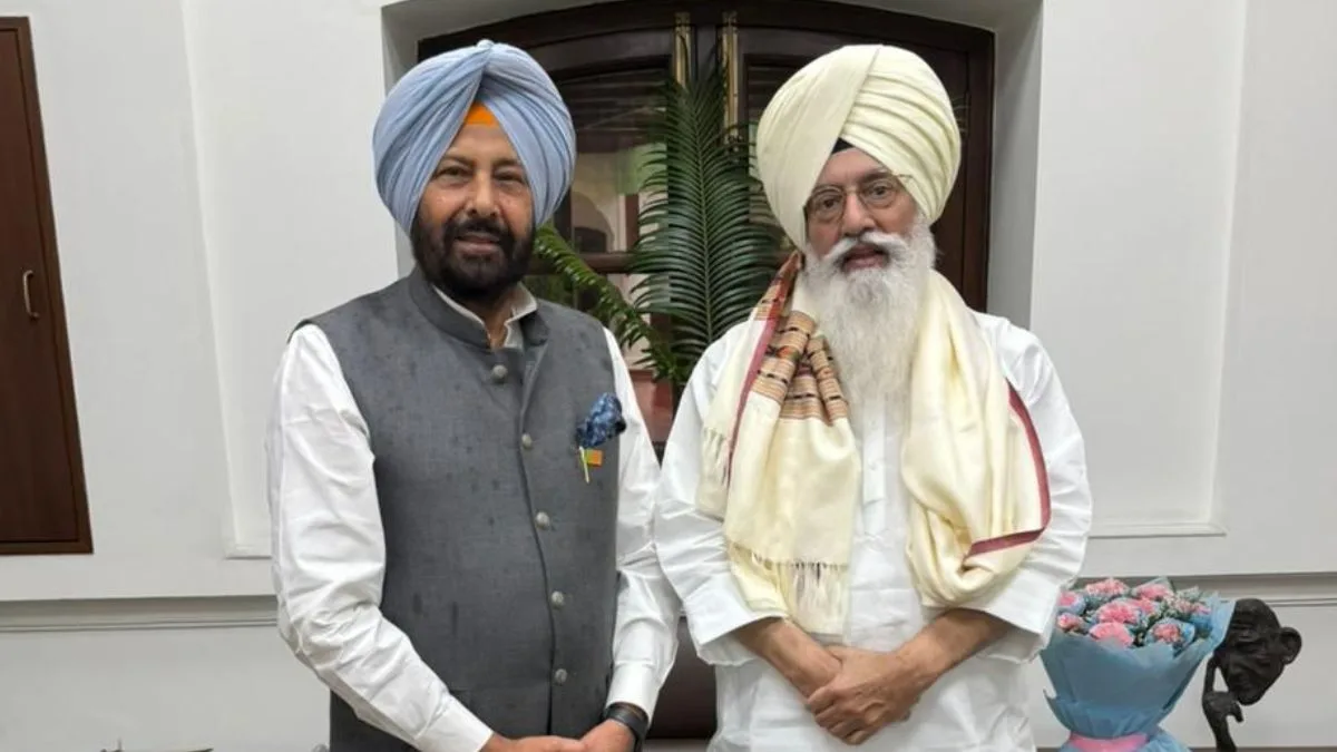 Punjab BJP Chief Dhillon meets Dera Beas chief, seeks his blessings