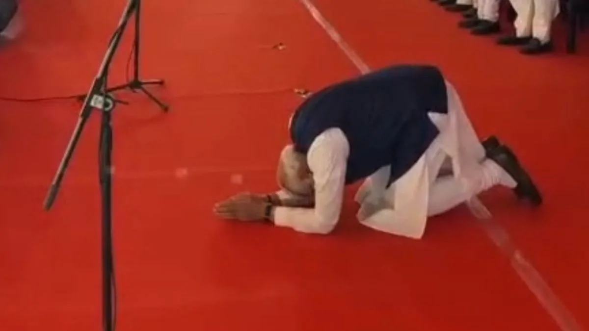 At historic Bengal oath ceremony, ‘Pradhan Sevak’ PM Modi bows down in ‘dandwat pranam’ to people