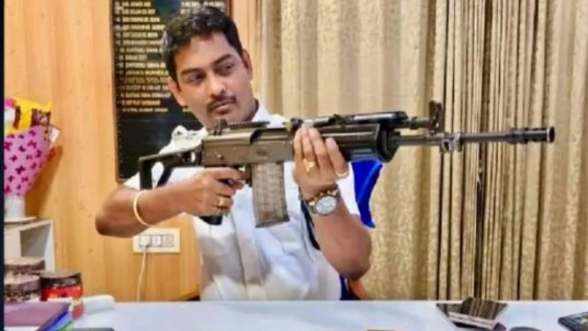 Kolkata Police suspends officer-in-charge of Kalighat station over firearm post