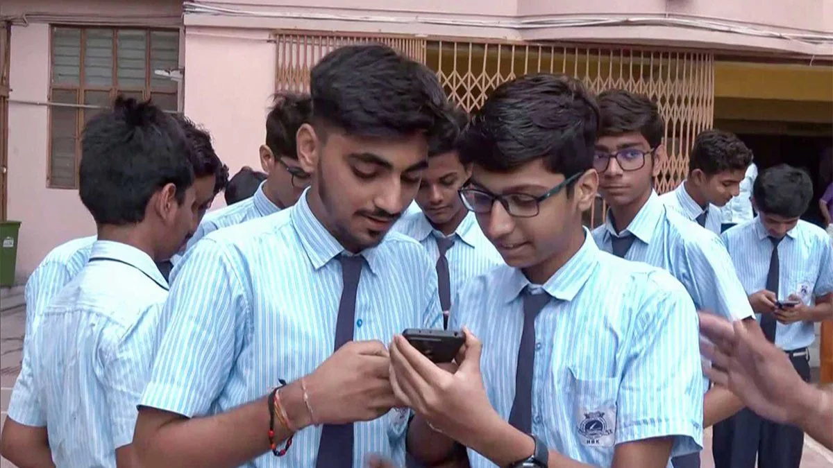 CBSE calls Class 12 student’s revaluation allegations ‘blatant lie’, clarifies marks revision
