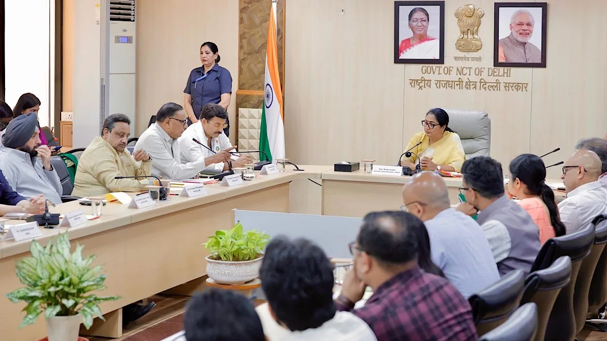 Delhi CM seeks clarification from land agency on O-Zone issue
